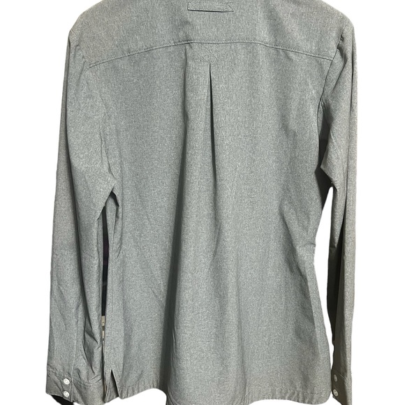 Duluth Trading, Size Medium, Grey, Long Sleeve Button Down. K29 - Picture 8 of 11